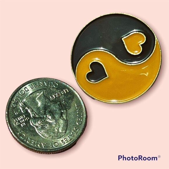Kawaii Brown and Orange Heart Yin Yang Enamel Pin - Picture 2 of 4